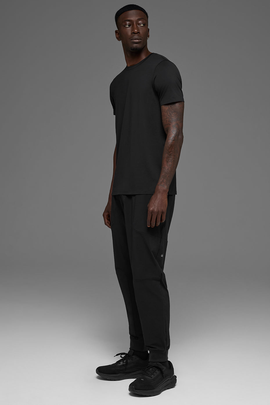 Idol Crewneck Short Sleeve - Black